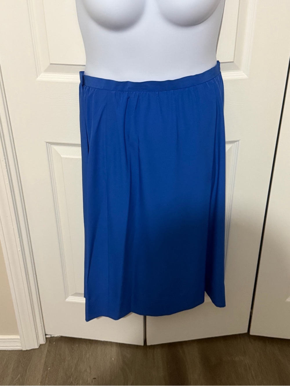 Vintage NWT Blue Women's Wrap Skirt - Classic Everyday Style size 14-16